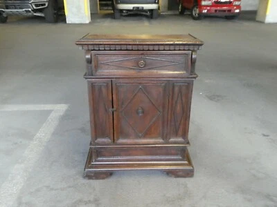 ANTIGUO GABINETE TOSCANO ITALIANO DE UNA SOLA PUERTA DE LOS SIGLOS XVII / XVIII Foto 1 de 4