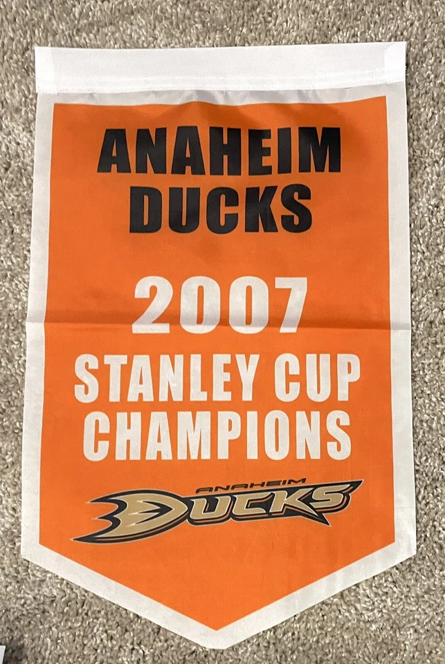 Bandera/bandera de campeones de la Copa Stanley 2007 Anaheim Ducks 18,5" x 11,5" Foto 1 de 1