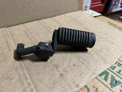 82 Honda CB750C DOHC передняя левая ножная опора в сборе от оригинального производителя CB750 -33 B10 - Изображение 1 из 4