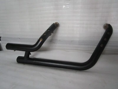 Tubo de escape Harley Davidson Street Bob 18-24 FXBB con protectores térmicos Foto 1 de 4