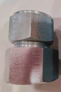 1-1/4'' Tube x 1-1/4" FNPT Steel Female Connector Fitting Swagelok S-2000-7-20 - Picture 1 of 5