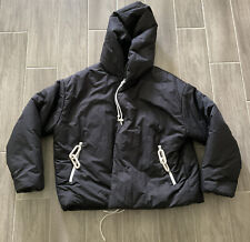 KIDS LOUIS VUITTON WHITE PUFFER JACKET SIZE 6/7 - Able Auctions