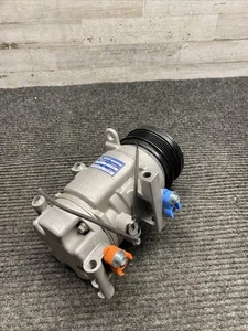UAC Air Conditioner Compressor Model 10DM13 (Part 10759C) - Foto 1 di 12