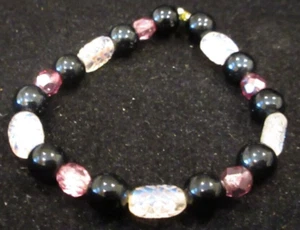 VINTAGE geätzt schillernde Kunst Glas Stretch Armband rosa & schwarz Acryl Perlen - Bild 1 von 5