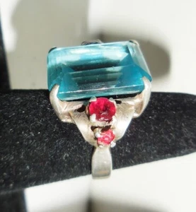 VINTAGE BLUE TOPAZ CINER STERLING SILVER RING SIZE 7 RUBY RED STONES - Picture 1 of 10