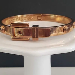 Michael Kors Astor Hinged Buckle Bangle Hinged Bracelet Rose Gold Adjustable - Picture 1 of 9