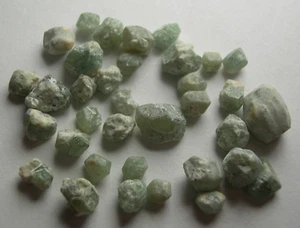 GARNET, DEMANTOID / ANDRADITE, RARE TERMINATED CRYSTALS, BALUCHISTAN, PAKISTAN - Picture 1 of 3