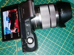 Sony Digitale Spiegelreflexkamera - Bild 1 von 3