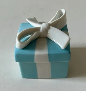Tiffany & Co. Blue And White Bow Porcelain Trinket Box 2x2x2” - Picture 1 of 5