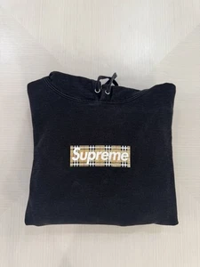 felpa con cappuccio supreme burberry box logo nera taglia small usata SS22  - Foto 1 di 13