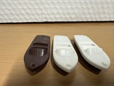 3 barcos Tootsietoy Tootsie Chris Craft Capri década de 1960 marrom e branco - Imagem 1 de 4
