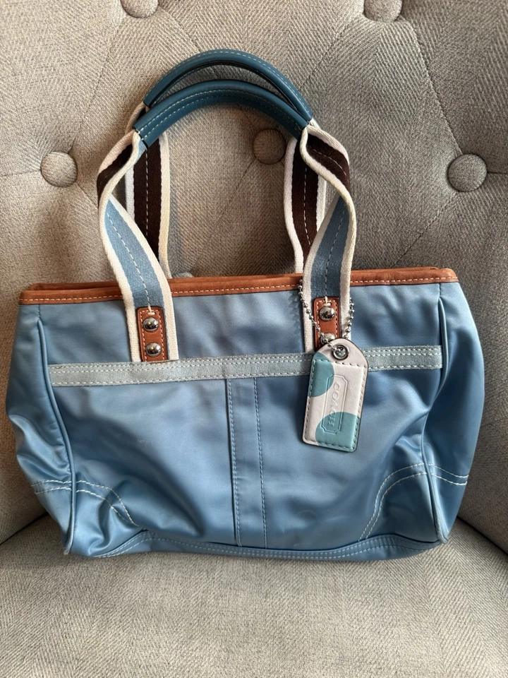 Сумка-тоут Coach Hampton нейлон светло-голубая с желтовато-коричневой кожаной отделкой - Изображение 1 из 4