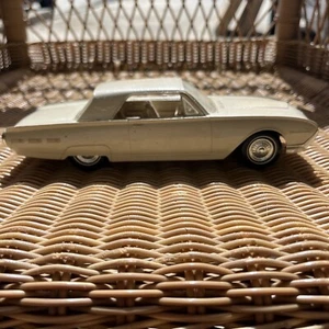 1962 Ford Thunderbird 1/25 Model Dealer Promo Car Cream Vintage Special 390 V8 - Picture 1 of 5