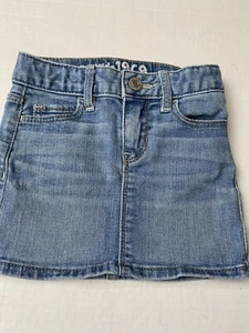 PRE-OWNED GIRLS GAP KIDS DENIM MINI SKIRT SZ-5 with interior adj.waist - Picture 1 of 3