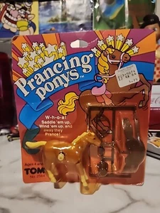 De colección 1983 TOMY Prancing Ponys Caballo Cuerda Juguete Palomino Galopante Ponis - Imagen 1 de 4