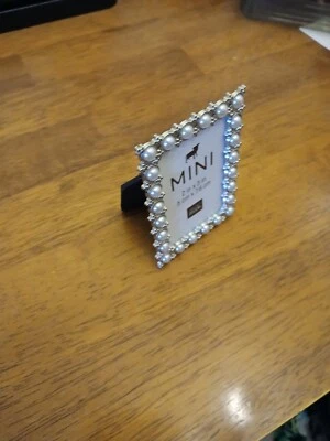 "Mini marco de fotos decoración de estudio de 2 X 3"" adornado con perlas y plata nuevo" Foto 1 de 2
