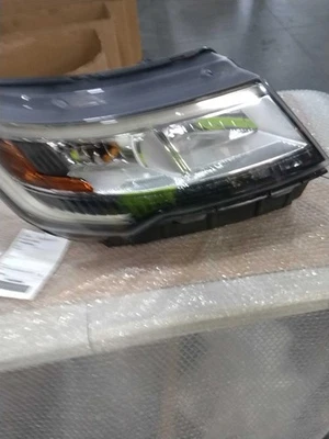 Used Right Headlight Assembly fits: 2018 Ford Explorer Limited R. Right Grade A - Image 1 of 4