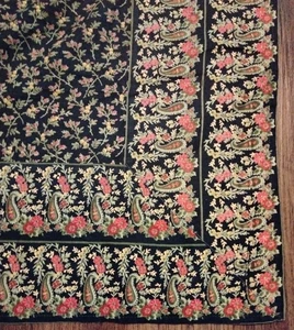 Mantel April Cornell Rectángulo Negro con Flores Rosa Amarillas 60" X 96" - Imagen 1 de 8