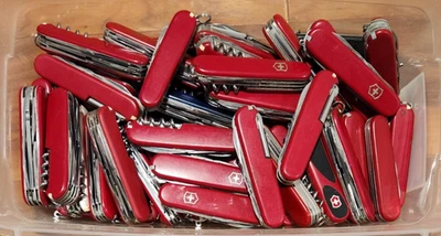 Lote de 11 libras de navajas suizas Victorinox para piezas o reparación 69 navajas de bolsillo Foto 1 de 4