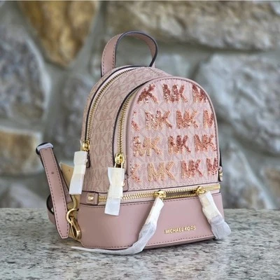 Mochila rosa extra pequeña Michael Kors Rhea Logo Foto 1 de 4