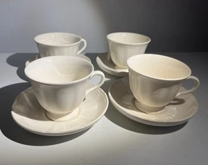 8? Wedgwood von Etrurien & Barlaston Königinnenform cremeweiß Tassen & Untertassen mit Fuß - Bild 1 von 8