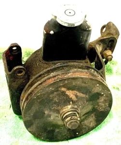 1969-76 327,350 Chevy SB PS pump/brackets gm original - Picture 1 of 2