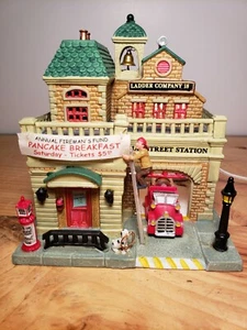 ~RARE~ 2009 LEMAX Caddington Village "MAY STREET STATION" #95845 ~MINT~ ... - Picture 1 of 12