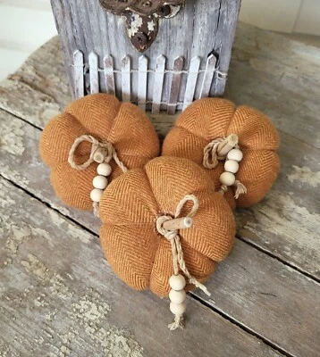 JUEGO DE 3 CUENTAS DE MADERA CALABAZAS BOHO CASA DE CAMPO TAZÓN RELLENOS Foto 1 de 4