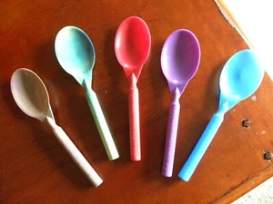 Colorful Hard Plastic Serving Spoons - Lot of 6 - Picture 1 of 1