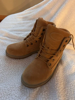 Lugz Women's Sz 9 1/2 Brace Hi Classic 6-inch Chukka Fashion Boot Combat Euc - Image 1 of 4