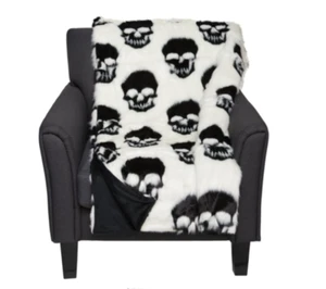 Cynthia Rowley CuRious New York Moda Skulls knit throw blanket Fuzzy Faux Fur - Picture 1 of 2