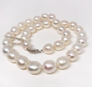 10,5 mm Süßwasser weiße Perlen 17" Halskette, 34 Perlen, 14K Weißgold Verschluss - Bild 1 von 6