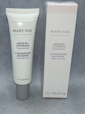 Mary Kay Medium Coverage Foundation Bronze 607 Normal/Oily - Gray Cap 358200 - Image 1 of 4