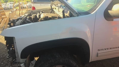 09 CHEVY SILVERADO 1500 Fender Left Drivers Side(No Shipping) - Image 1 of 3