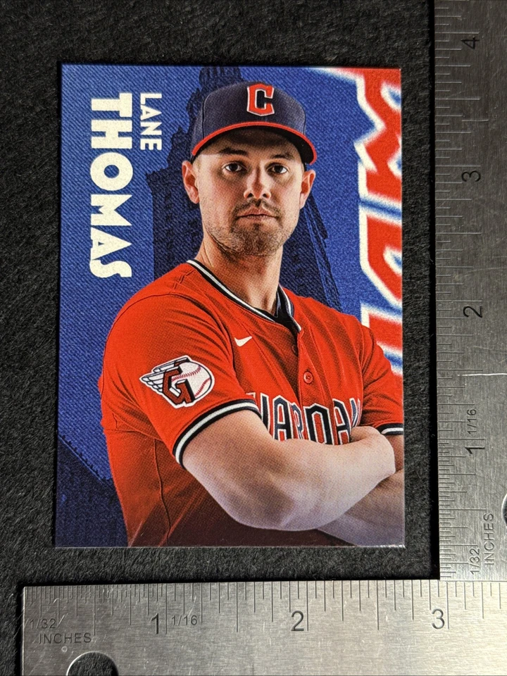 Cleveland Guardians Lane Thomas Temporada 2025 Jugador Imán MLB Béisbol Foto 1 de 1