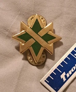 De colección Era de la Guerra de Vietnam Ejército de los Estados Unidos 95º Batallón de Policía Militar DUI Solapa Pin Insignia - Imagen 1 de 3