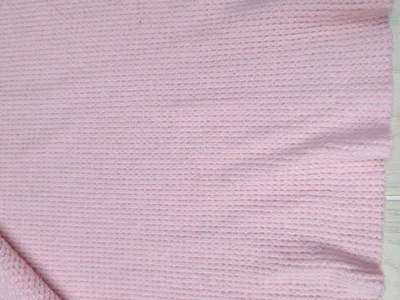 Manta bebé tejido gofre térmico rosa vintage FALTA SATINADO 34x50 Foto 1 de 4