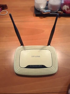 Tp-Link TL-WR841N N300 Router Wi-Fi 300 Mbps, 5 Porte Fast Wan/Lan, Installazion - Foto 1 di 5