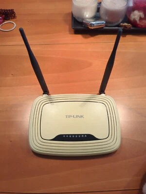 Tp-Link TL-WR841N N300 Router Wi-Fi 300 Mbps, 5 Porte Fast Wan/Lan, Installazion - Immagine 1 di 4