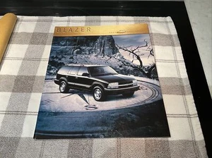 2000 Chevrolet Chevy Blazer Truck Sales Brochure LS LT ZR2 TBZ, Original - Picture 1 of 4