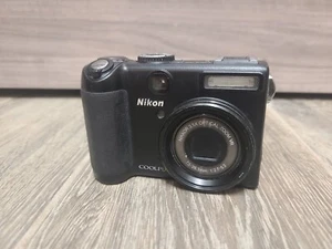 Nikon Coolpix P5100, 12.1 MP, 3.5x Optical Zoom No Battery Charger Lens Error - Picture 1 of 4