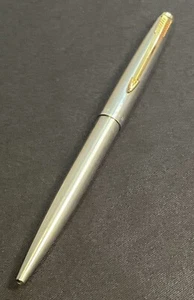 Bolígrafo Parker 45 Flighter acero inoxidable dorado sin Tassie ni fecha EE. UU. - Imagen 1 de 14