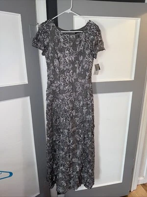 Vestido Von Maur Alex Evenings Flor Plateado Talla 8 Foto 1 de 4