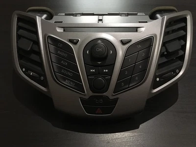 Tastiera Comandi Autoradio Stereo Cd Mp3 Ford Fiesta MK6 , 8A6T18K811AD - Immagine 1 di 4