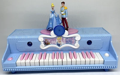 RARO Disney Cenicienta Piano Luces Música Baile Figuras Funciona De Colección Foto 1 de 4