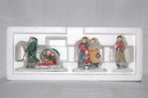 Dept 56 Heritage Village Caroling Thru The City w/Box Set 3 Figurines NIB - Picture 1 of 3