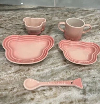 Le Creuset Baby Geschirr Set Milky Pink 5 Teile - Bild 1 von 4