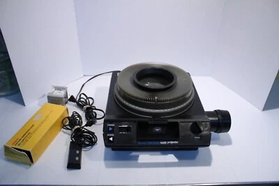 Kodak Carousel 4600 Slide Projector w/ Remote, 25ft Remote Extension Extra Bulb - Image 1 of 4