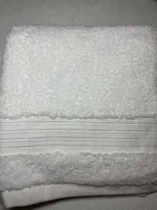MARTHA STEWART  HAND TOWEL (1) WHITE 16 X 28 100% ORGANIC NWT - Picture 1 of 3