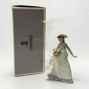 Lladro 5790 “Carefree” Girl With Flowers Figurine W/ Box - Picture 1 of 14